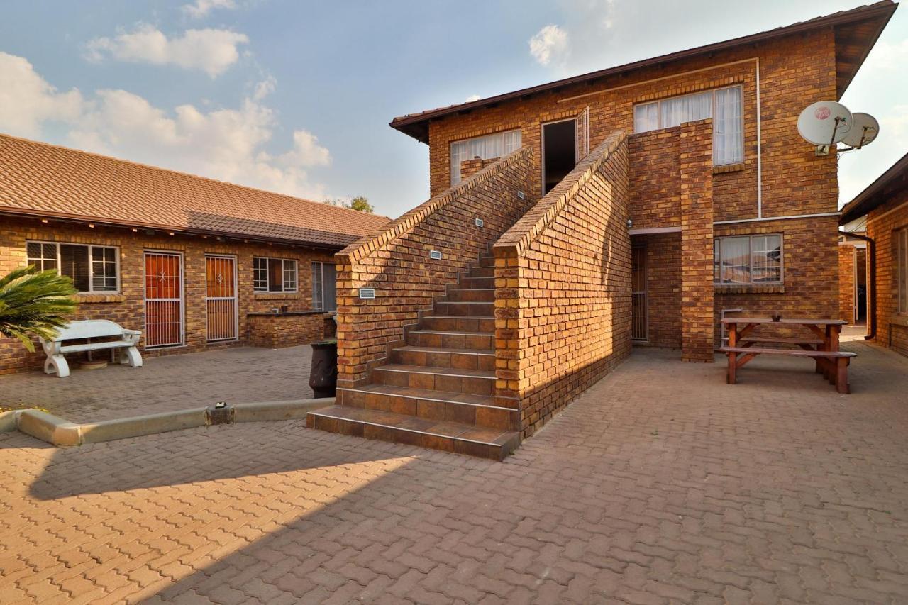 Rudman Townhouses - Family Apartment Boksburg Exterior foto